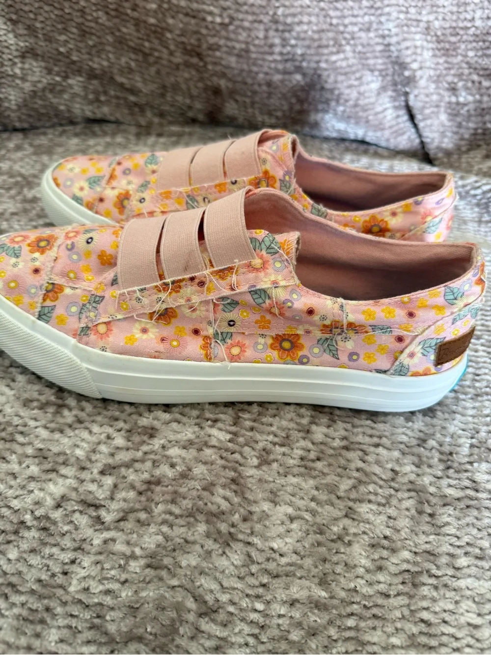 BLOWFISH MALIBU Women's Sneakers Size 8 Shoes Pink Floral Slip On Low Top Maura